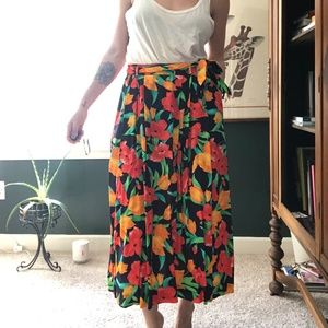 Large floral vintage skirt
